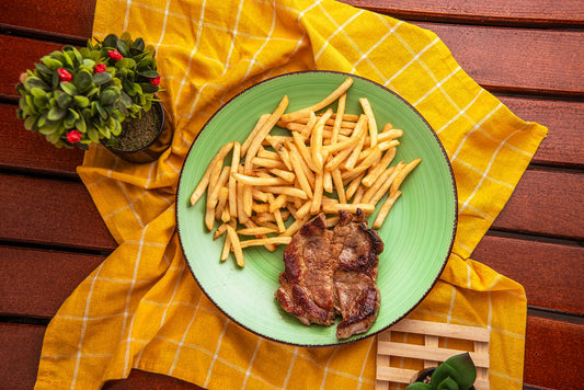 Meniu Ceafa de Porc cu Cartofi Prajiti